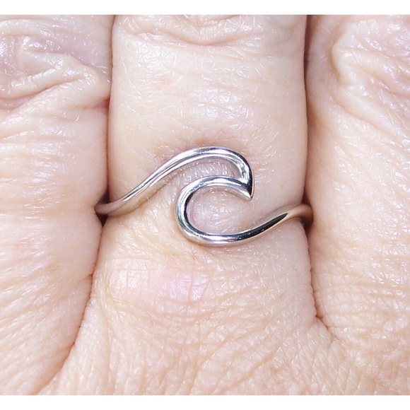 925 STERLING SILVER Ocean Wave High Polished Ring - Picture 3 of 13